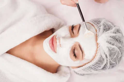 Hoe maak je zelf gezichtsmaskers? 5 recepten voor een stralende huid