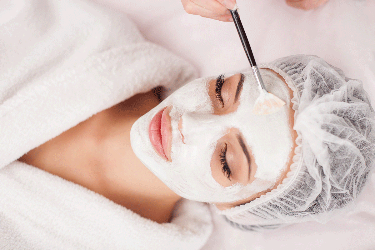 Hoe maak je zelf gezichtsmaskers? 5 recepten voor een stralende huid
